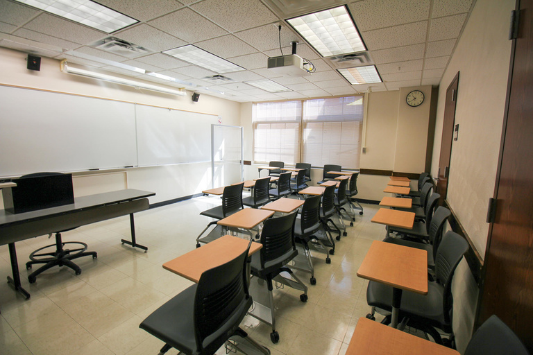 Photo of classroom 221 North Hall