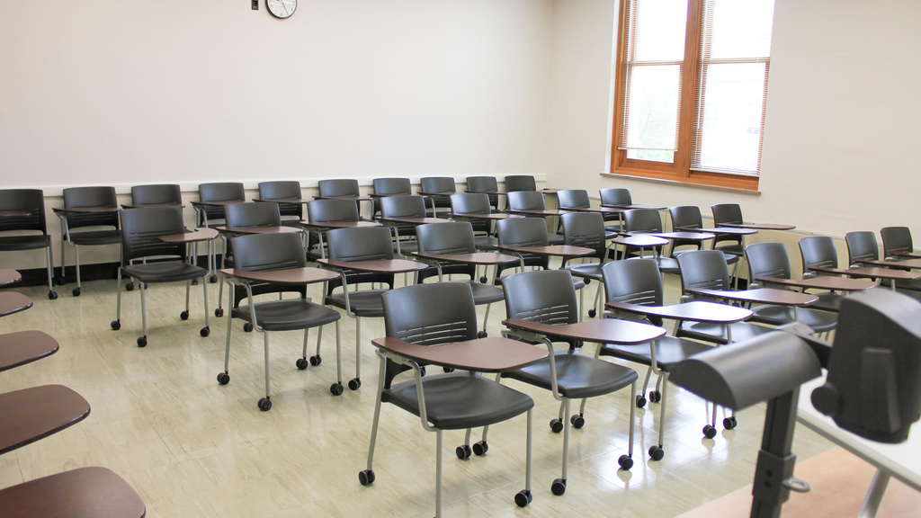 Photo of classroom 210 MacLean Hall