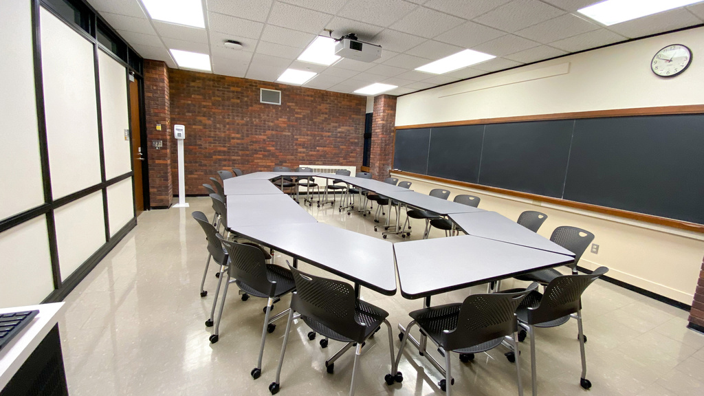 image of classroom 442 English Philosophy Building