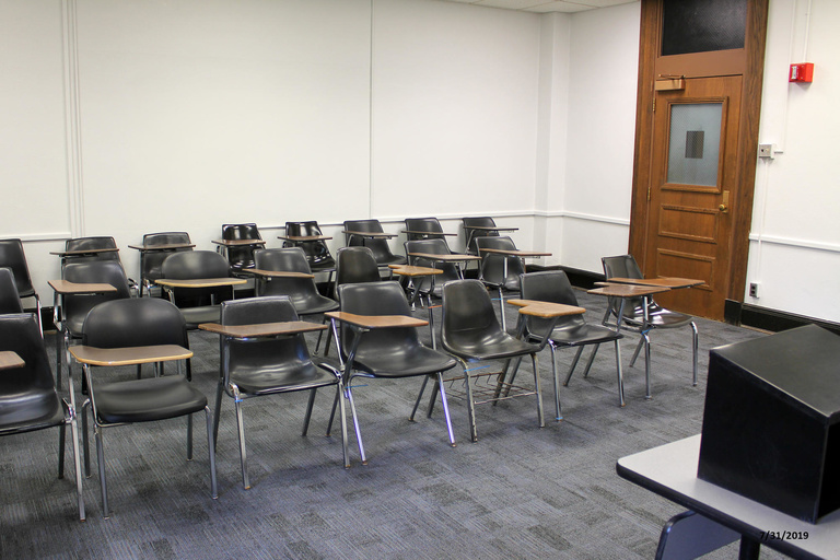Photo of classroom 118 Macbride Hall