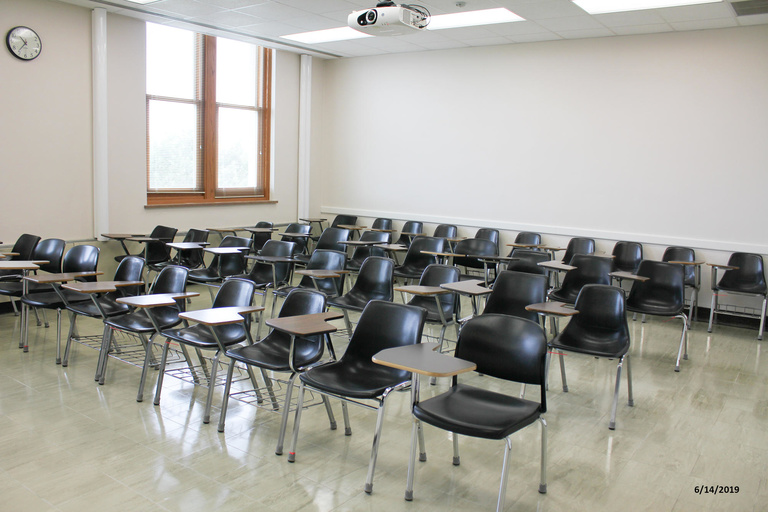 Photo of classroom 217 MacLean Hall