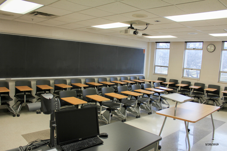 Photo of classroom 207 Phillips Hall