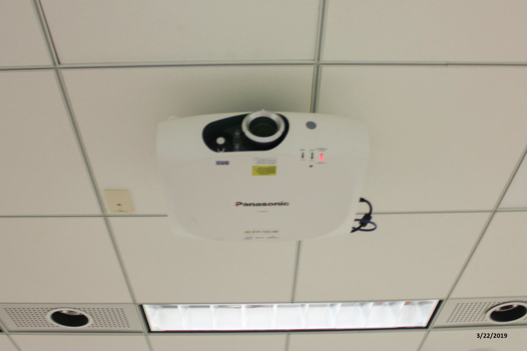 Photo of projector in classroom 2133 Seamans Center