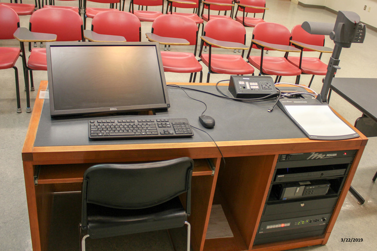 Photo of instructor station in classroom 3315 Seamans Center