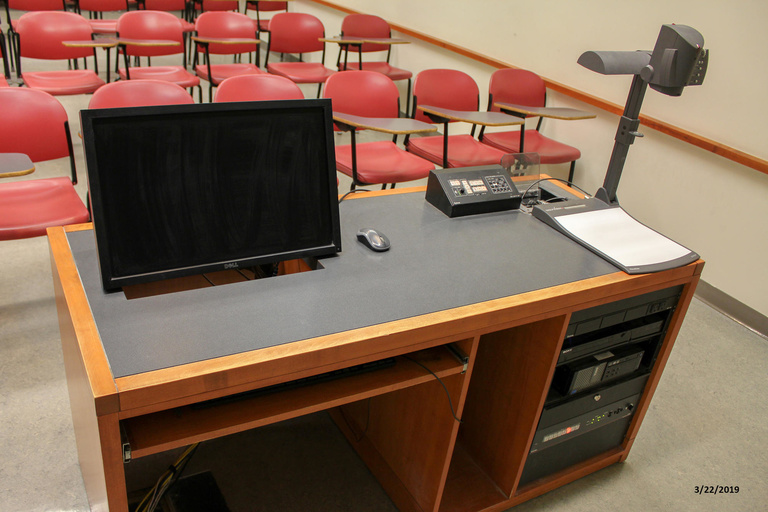 Photo of instructor station in classroom 3321 Seamans Center