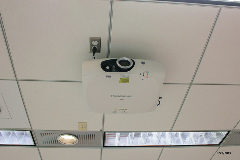 Photo of projector in classroom 3321 Seamans Center