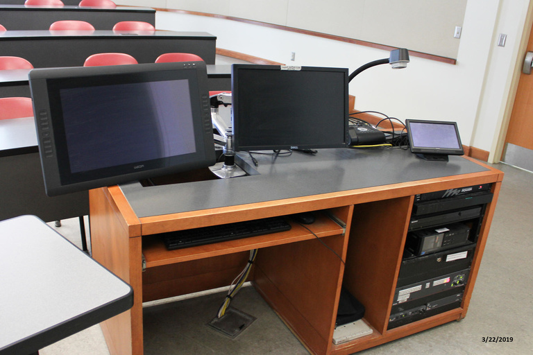 Photo of instructor station in classroom 3505 Seamans Center