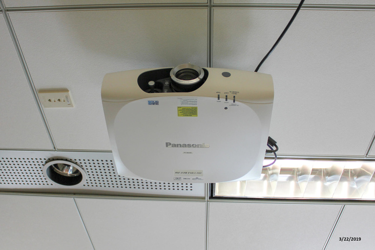 Photo of projector in classroom 3505 Seamans Center
