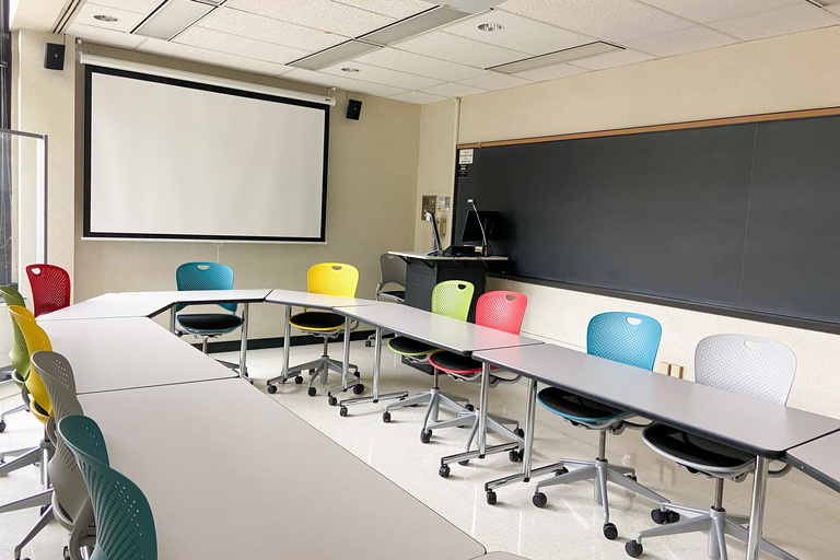 image of university classroom n100 lindquist center