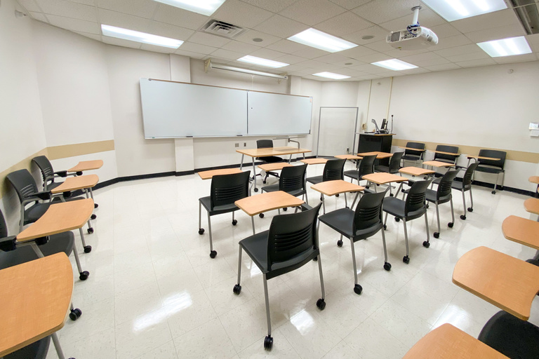 image of classroom 476 Phillips Hall