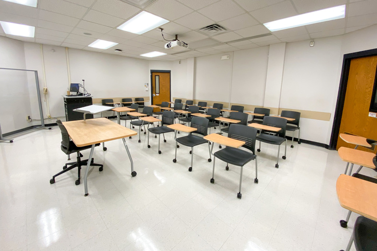 image of classroom 472 Phillips Hall