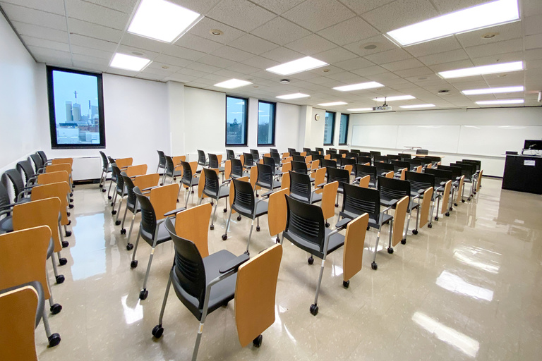 image of classroom 427 English Philosophy Building
