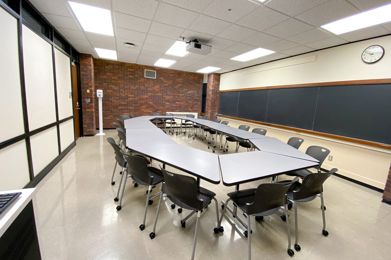 image of classroom 442 English Philosophy Building