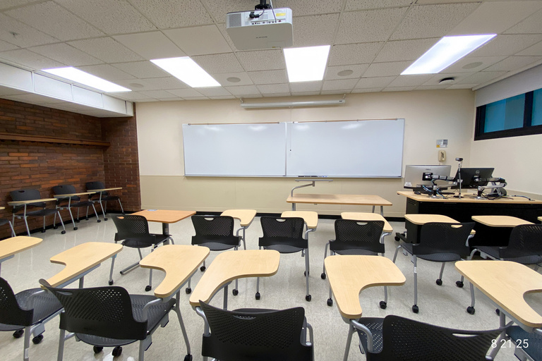 image of classroom 3 English Philosophy Building