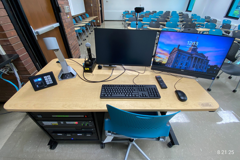 image of classroom 427 English Philosophy Building