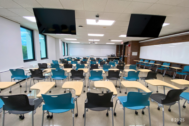 image of classroom 427 English Philosophy Building