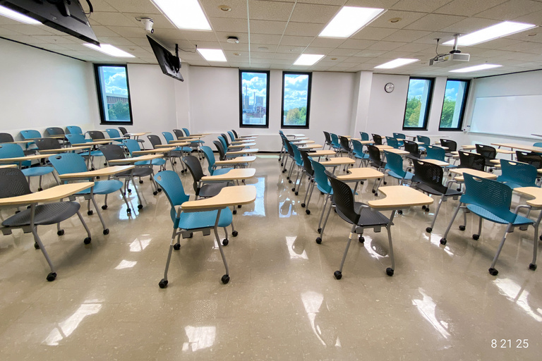 image of classroom 427 English Philosophy Building