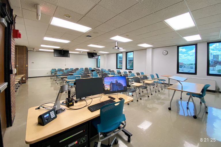 image of classroom 427 English Philosophy Building