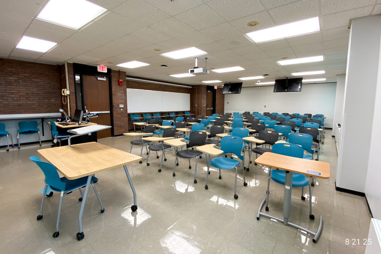 image of classroom 427 English Philosophy Building