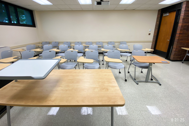 image of classroom 4 English Philosophy Building