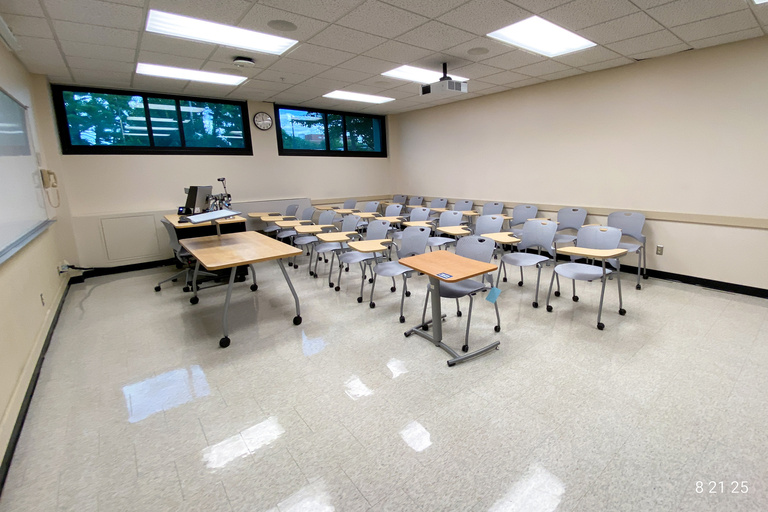 image of classroom 4 English Philosophy Building