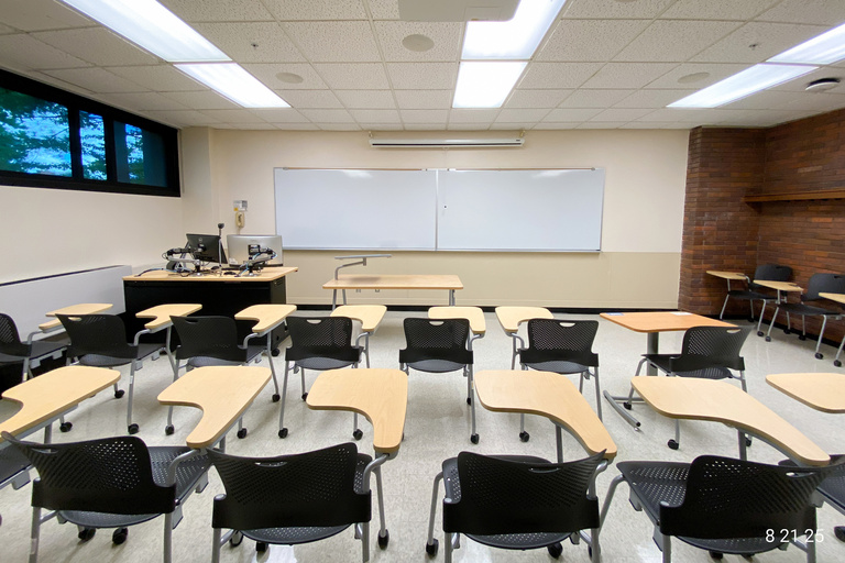 image of classroom 14 English Philosophy Building