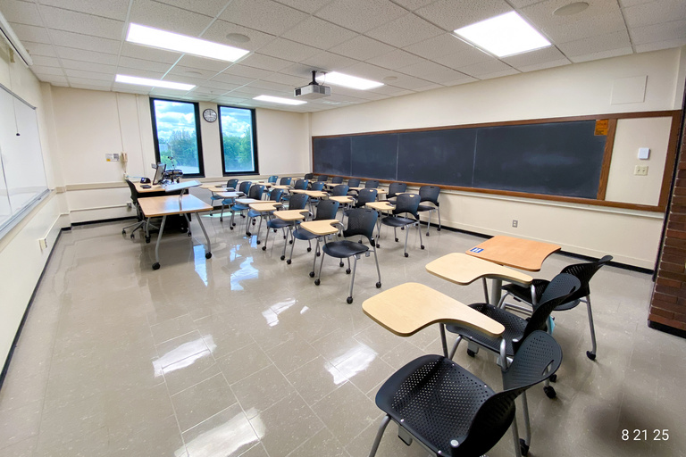 image of classroom 213 English Philosophy Building