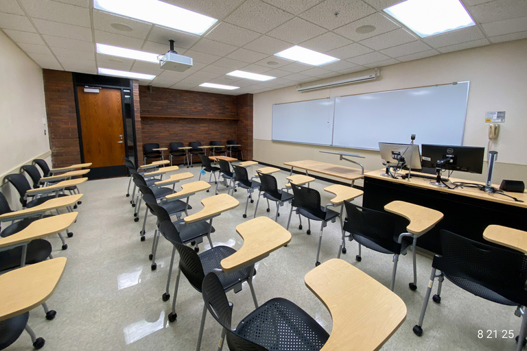 image of classroom 8 English Philosophy Building