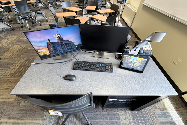 image of classroom 474 Van Allen Hall