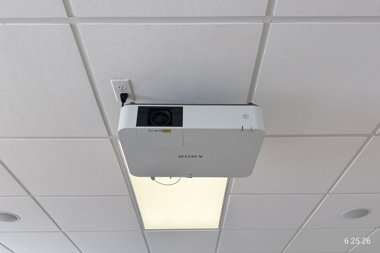 image of classroom 474 Van Allen Hall