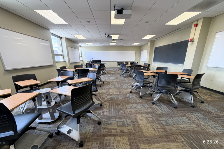image of classroom 474 Van Allen Hall