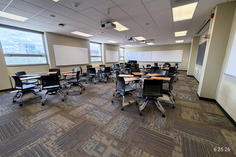 image of classroom 474 Van Allen Hall
