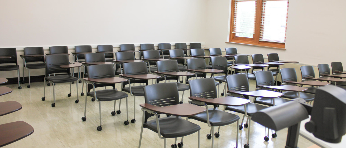 Photo of classroom 210 MacLean Hall