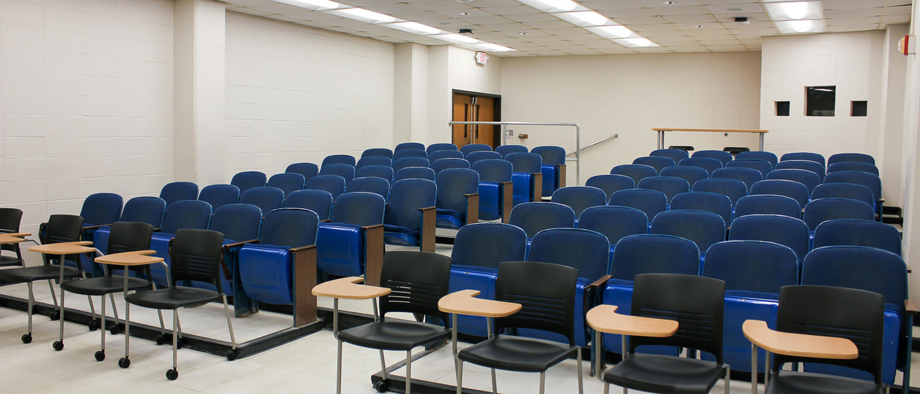 Photo of classroom 70 Van Allen Hall
